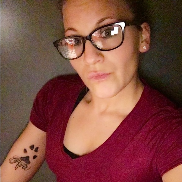 Meet your Posher, Amanda - Picture 1 of 1